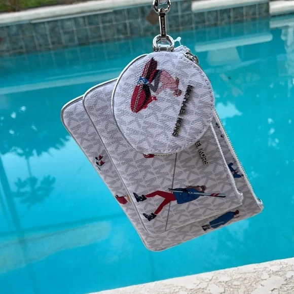 Michael Kors Jet Set Girls Wristlet Trio - Picture 1 of 16